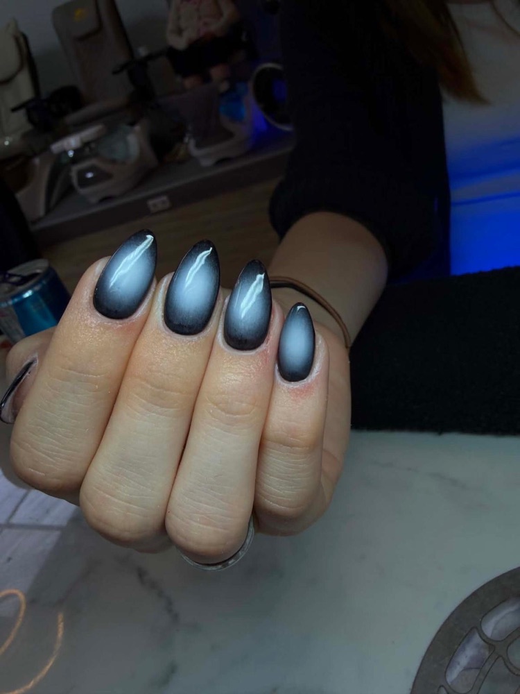 Blaues Chrome-Nageldesign – LA Nails & Beauty Essen
