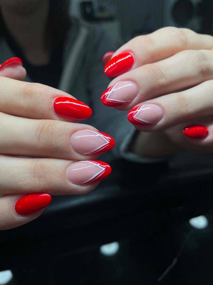 Rote French Nails – LA Nails & Beauty Essen