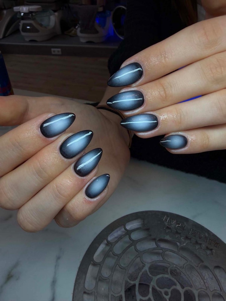 Blaue Cat-Eye-Nägel – LA Nails & Beauty Essen