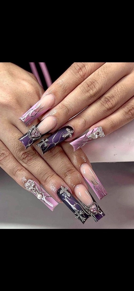 Extralange Nägel mit Marmor-Design – LA Nails & Beauty Essen